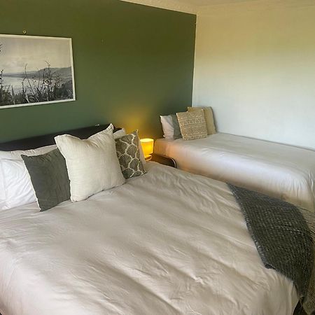 Woodbourne Fairhall Guest Lodge מראה חיצוני תמונה