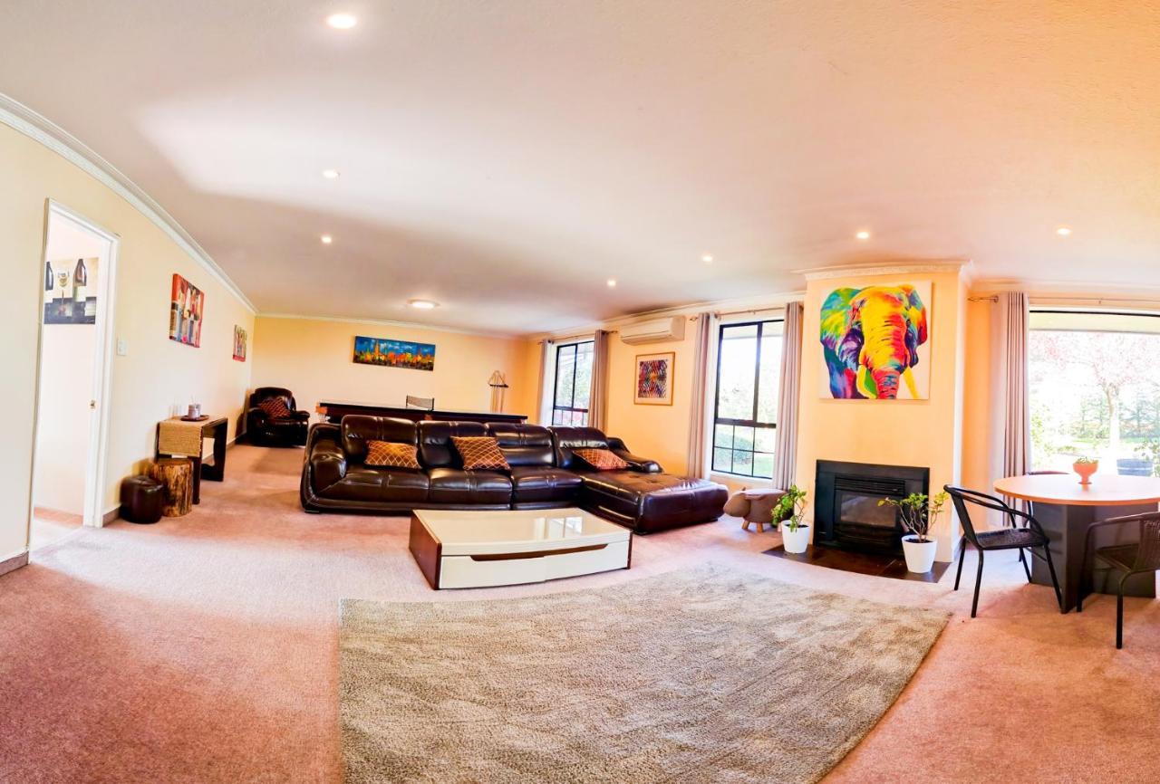 Woodbourne Fairhall Guest Lodge מראה חיצוני תמונה