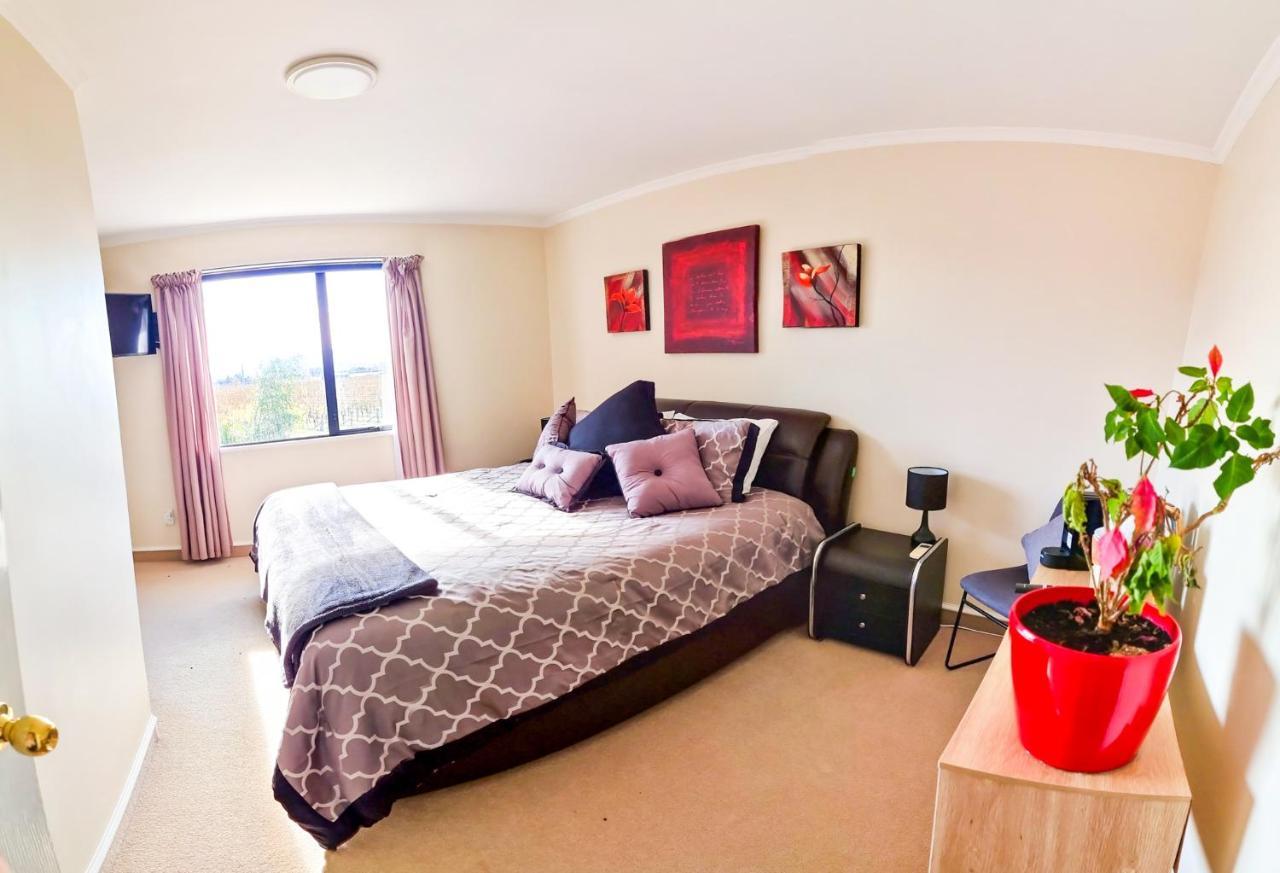 Woodbourne Fairhall Guest Lodge מראה חיצוני תמונה