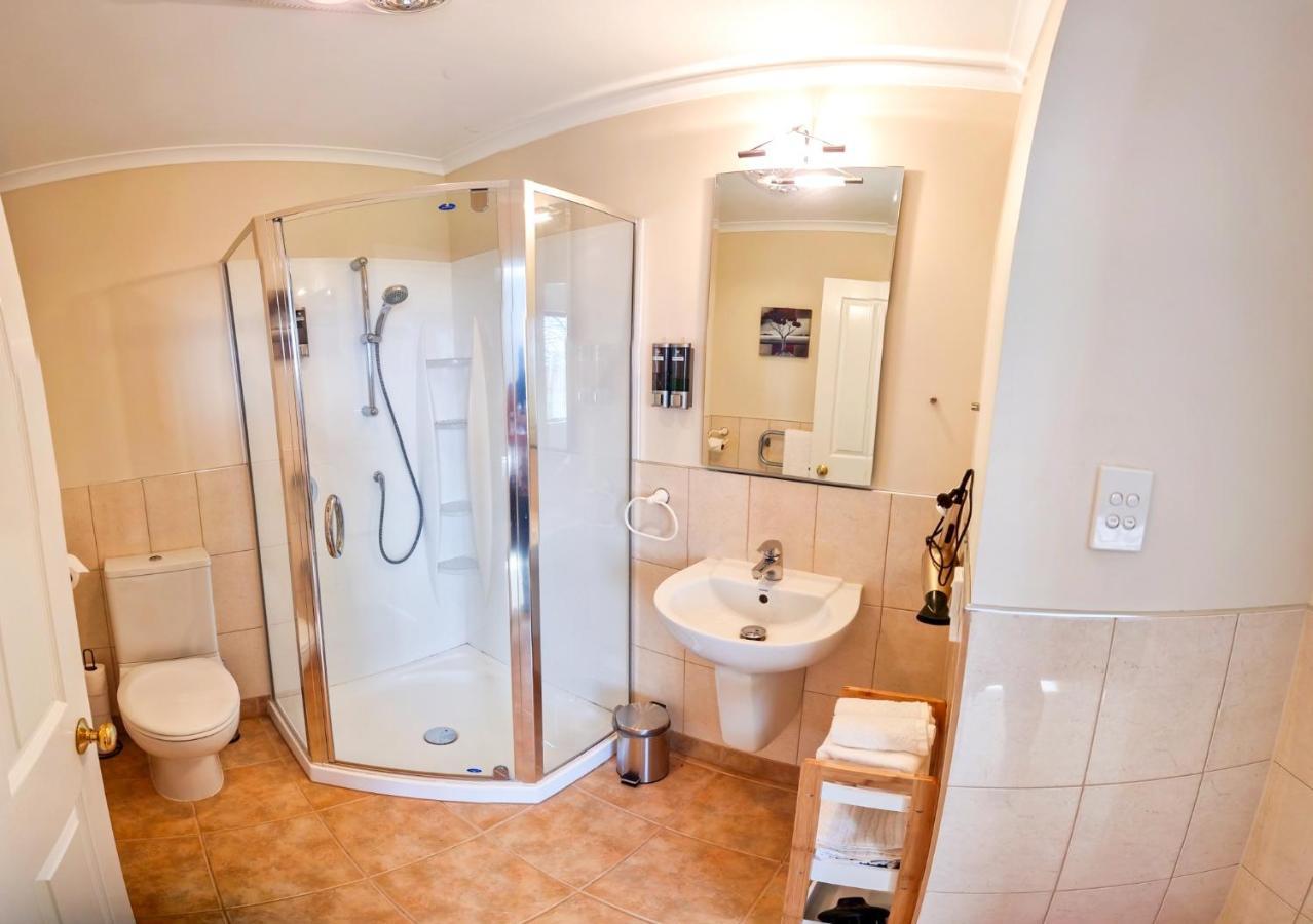 Woodbourne Fairhall Guest Lodge מראה חיצוני תמונה