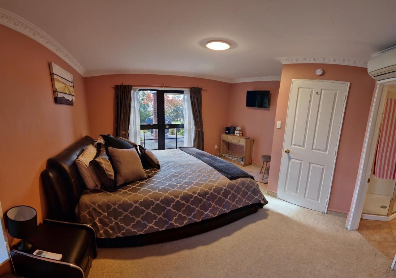 Woodbourne Fairhall Guest Lodge מראה חיצוני תמונה