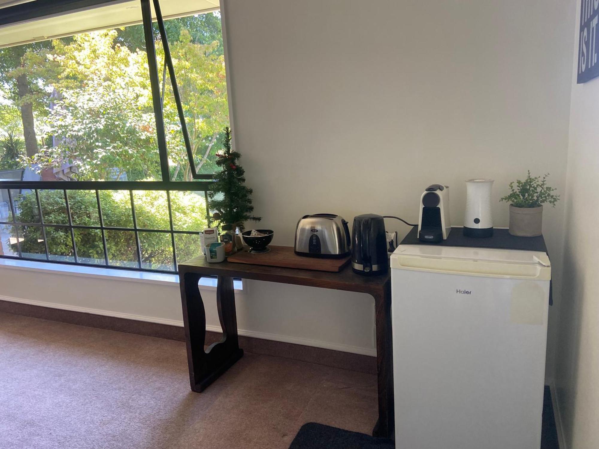 Woodbourne Fairhall Guest Lodge מראה חיצוני תמונה