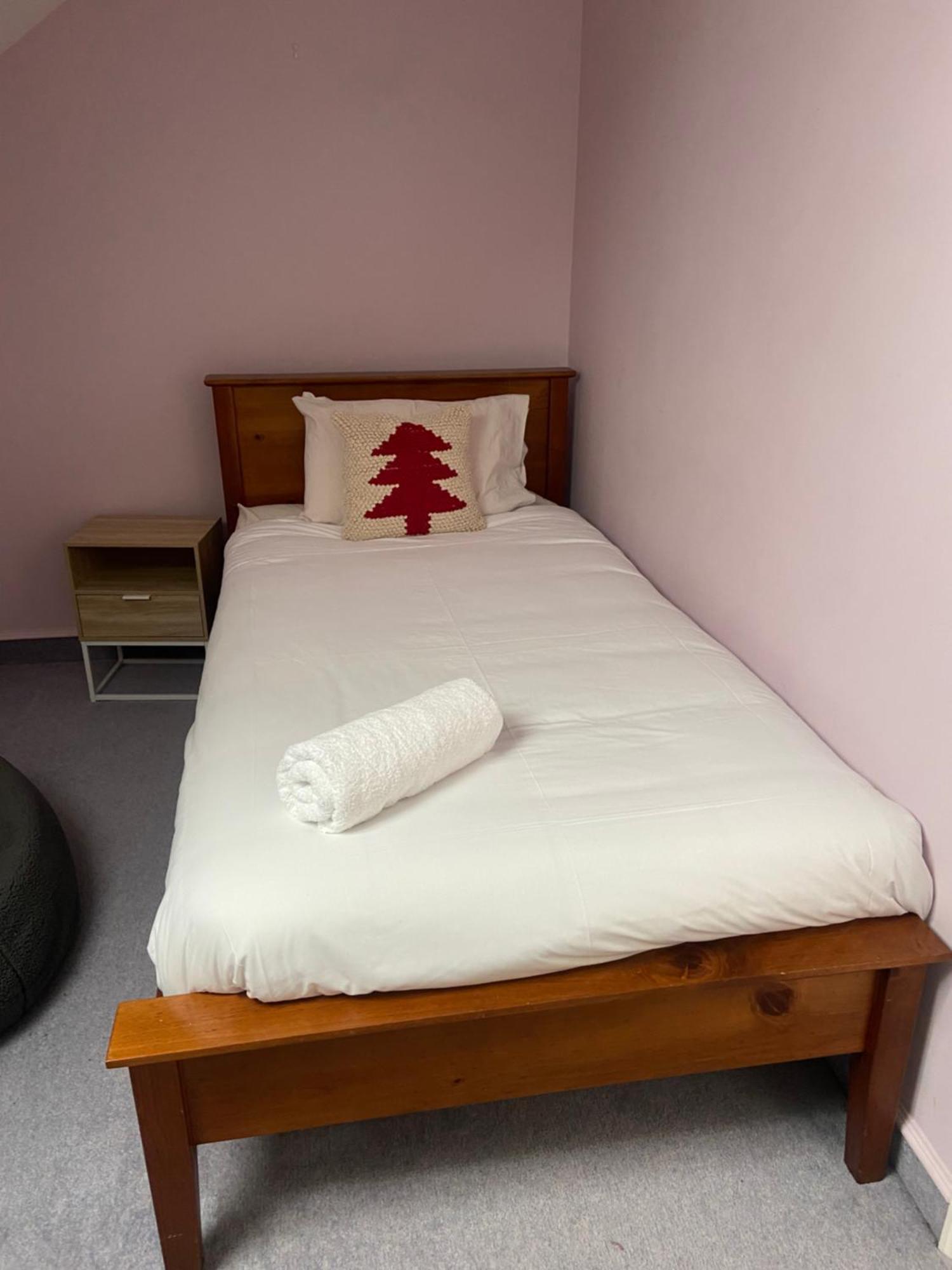 Woodbourne Fairhall Guest Lodge מראה חיצוני תמונה