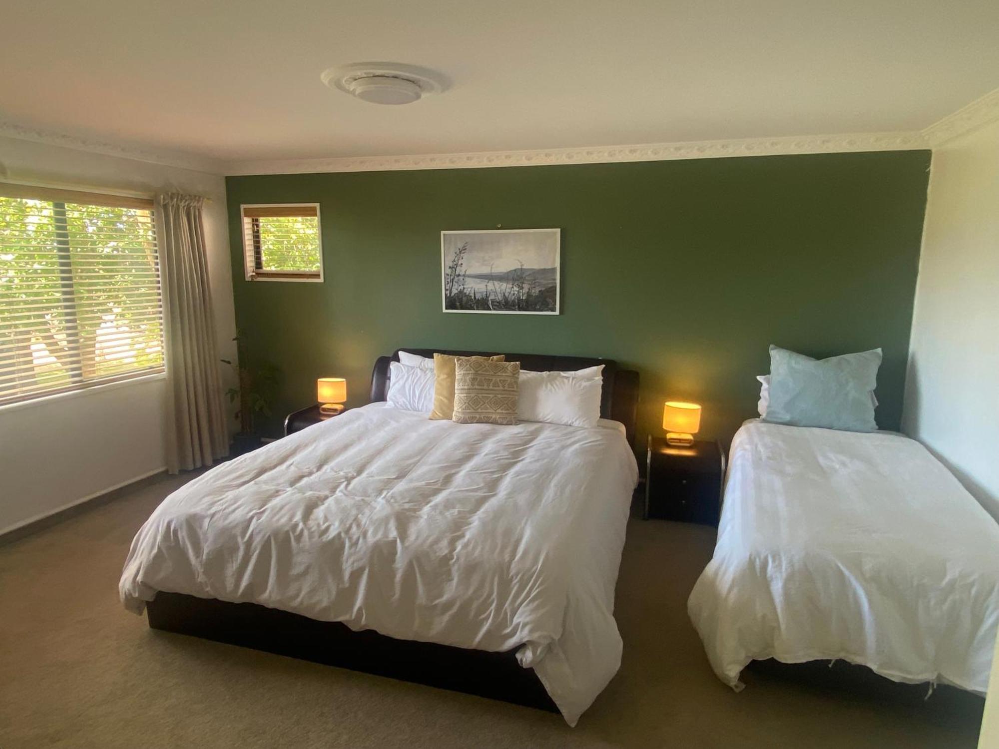 Woodbourne Fairhall Guest Lodge מראה חיצוני תמונה