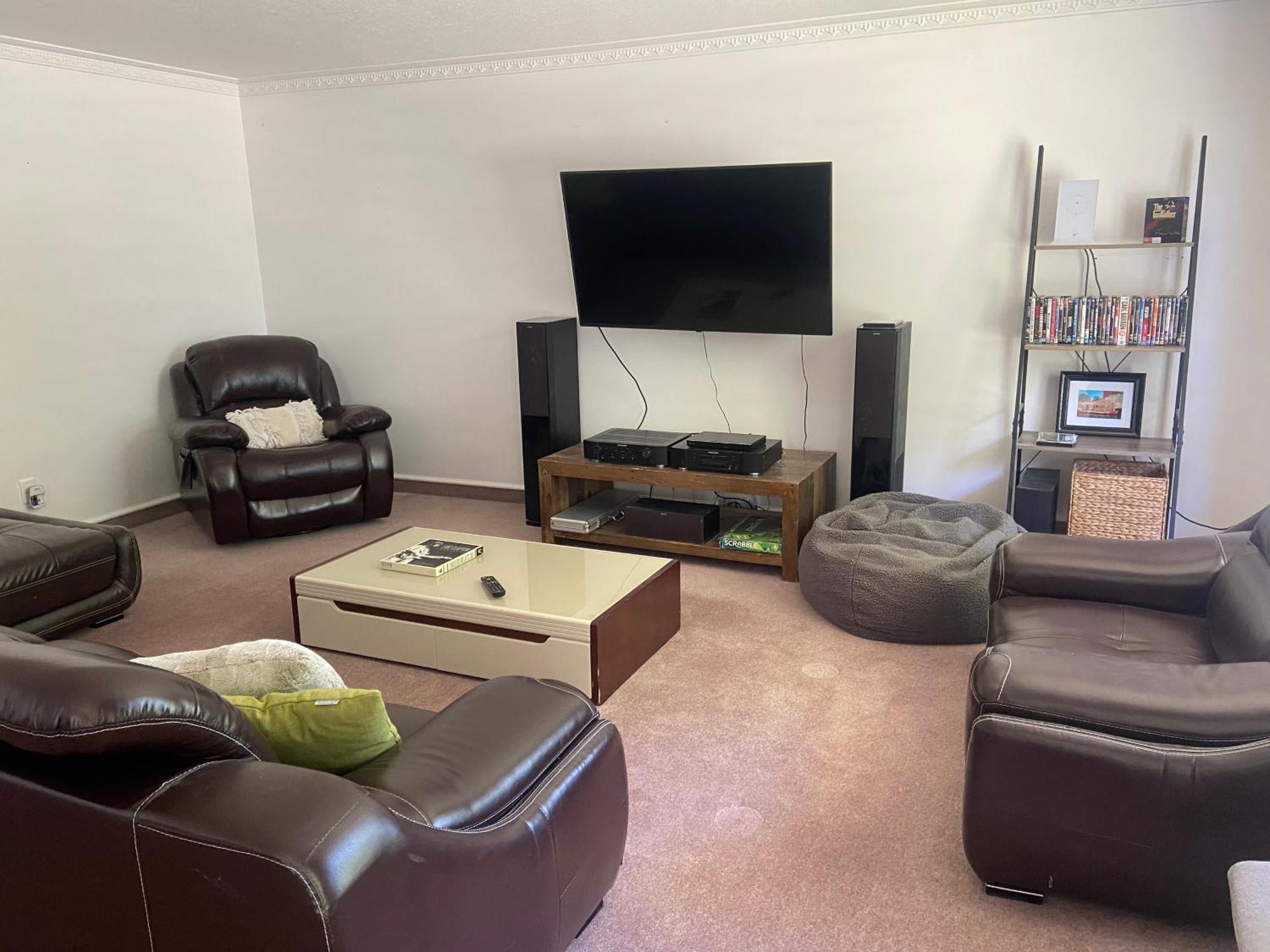 Woodbourne Fairhall Guest Lodge מראה חיצוני תמונה