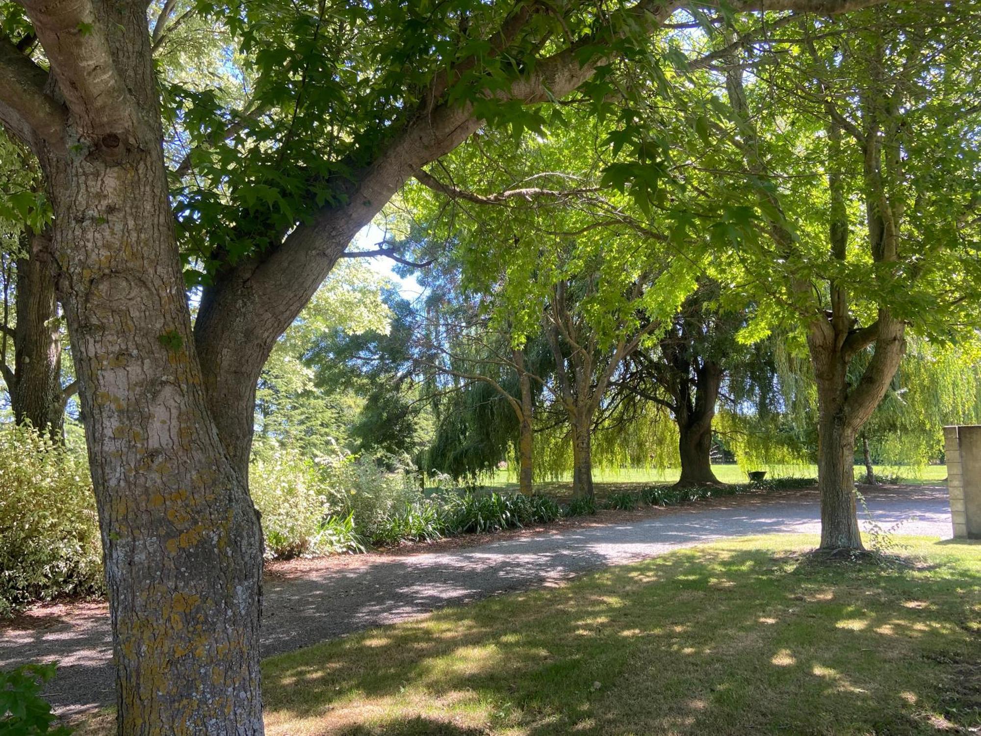 Woodbourne Fairhall Guest Lodge מראה חיצוני תמונה