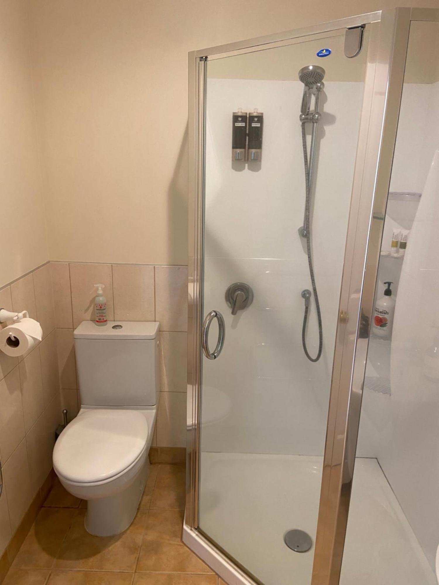 Woodbourne Fairhall Guest Lodge מראה חיצוני תמונה