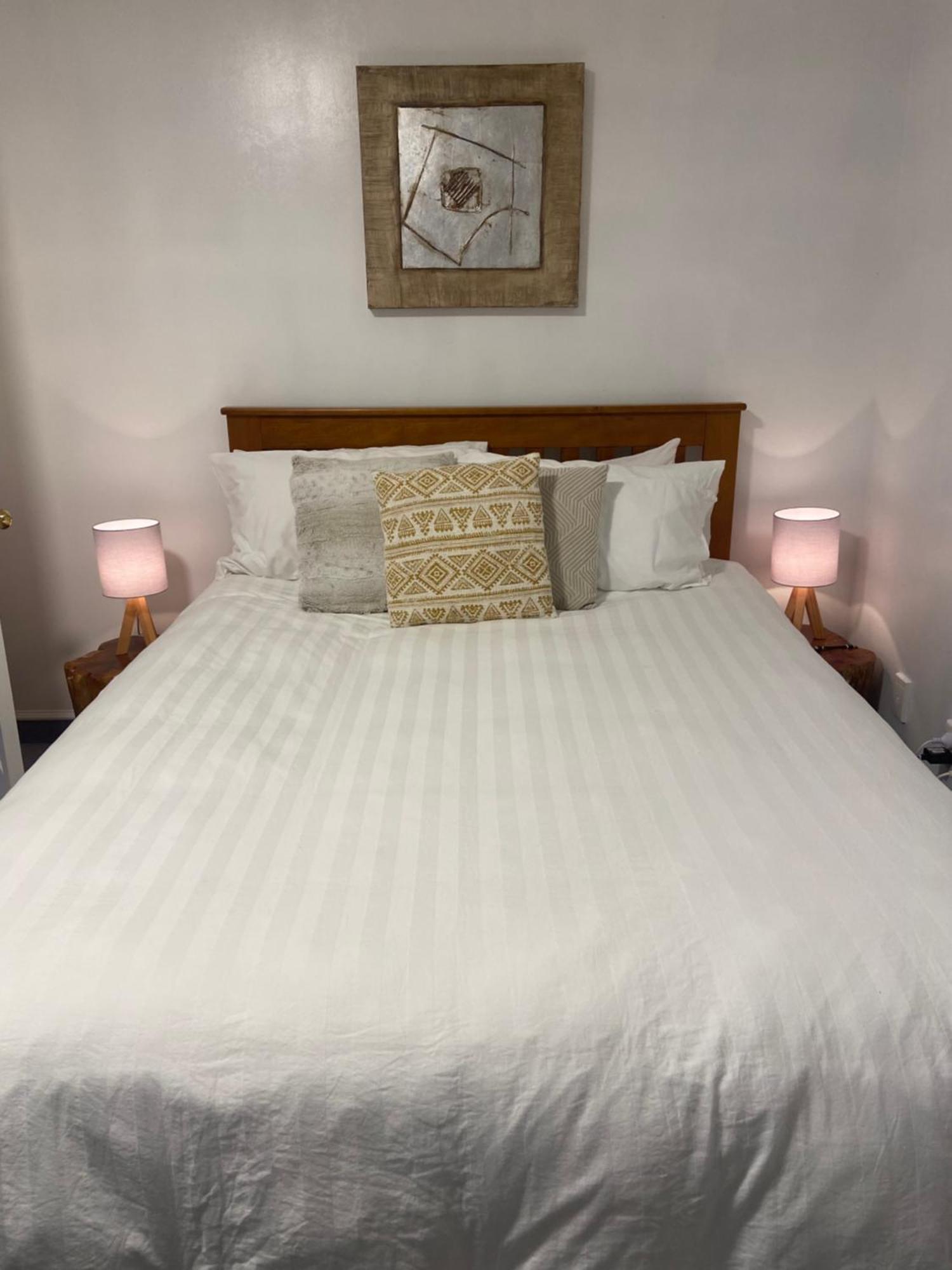 Woodbourne Fairhall Guest Lodge מראה חיצוני תמונה