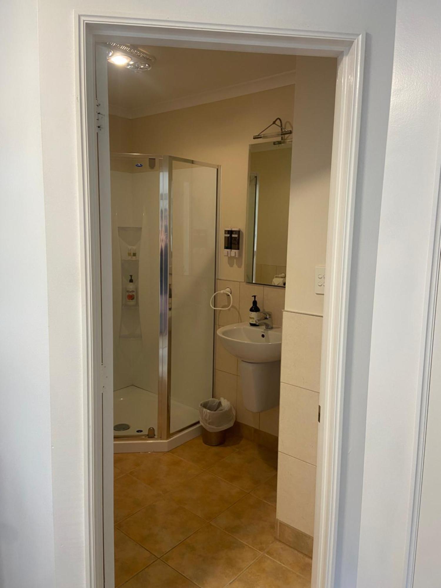 Woodbourne Fairhall Guest Lodge מראה חיצוני תמונה